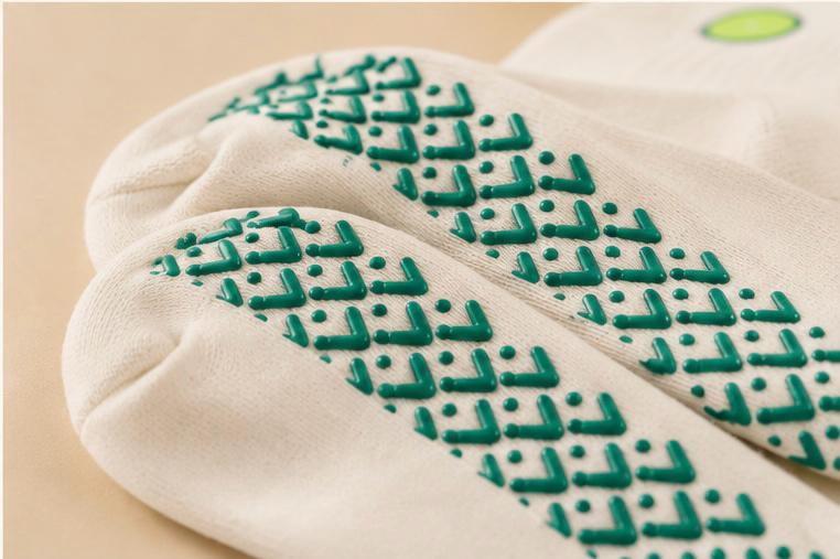 Rein Zest Studio Grip Socks | Non-Slip Pilates & Yoga Crew Socks - ReinStep